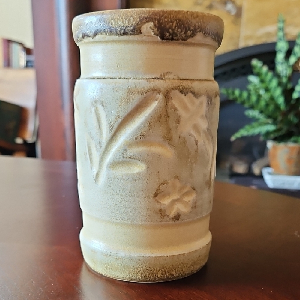 Lovely Handcrafted & Signed Small Ceramic Vase with Etched Floral Design